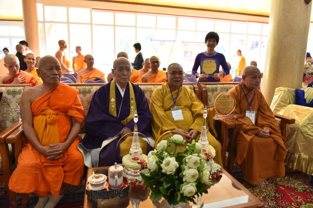 HT. Thích Thiện Nhơn nhận bằng tiến sĩ danh dự nhân ngày suy tôn Tăng vương Thái Lan