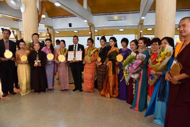 HT. Thích Thiện Nhơn nhận bằng tiến sĩ danh dự nhân ngày suy tôn Tăng vương Thái Lan