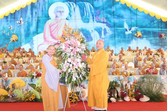 Bình Dương: Trọng thể diễn ra khai mạc Đại Lễ Tưởng Niệm Đức Thánh Tổ Ni Đại Ái Đạo
