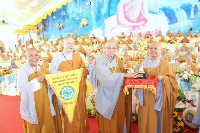 Bình Dương: Trọng thể diễn ra khai mạc Đại Lễ Tưởng Niệm Đức Thánh Tổ Ni Đại Ái Đạo