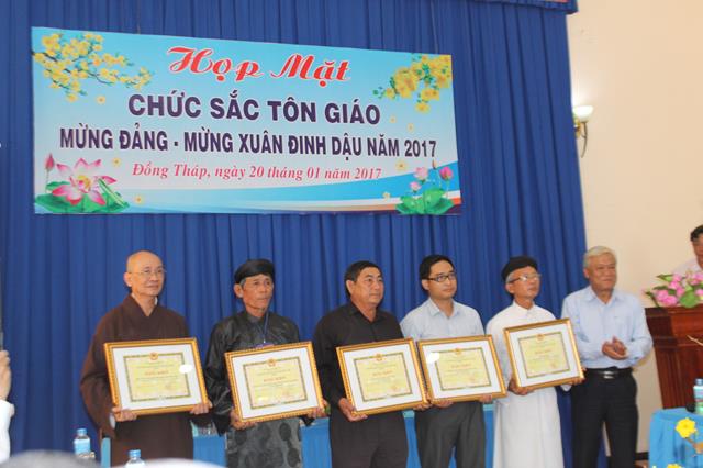 Phật giáo Đồng Tháp chúc tết Chính quyền tỉnh