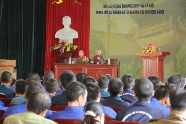 Thái Bình : Chùa Từ Xuyên Tặng Qùa Và Chia Sẽ Phật Pháp Cho Các Trại Viên Tại Trung Tâm Cai Nghiện Ma Túy Và Chăm Sóc Đối Tượng Xã Hội Tỉnh Thái Bình