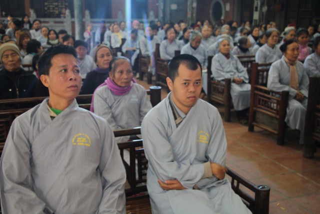 Thái Bình: Gần 100 người khuyết tật về chùa Từ Xuyên dự khóa tu
