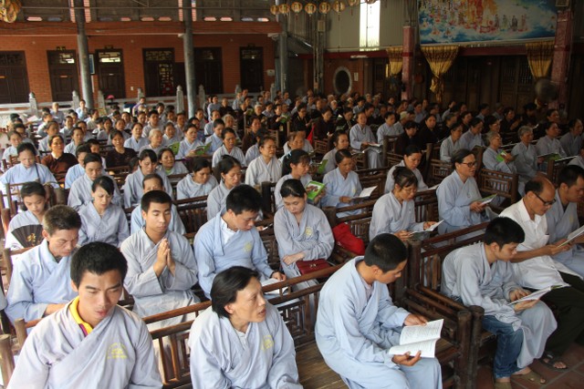 Thái Bình: Gần 100 người khuyết tật về chùa Từ Xuyên dự khóa tu