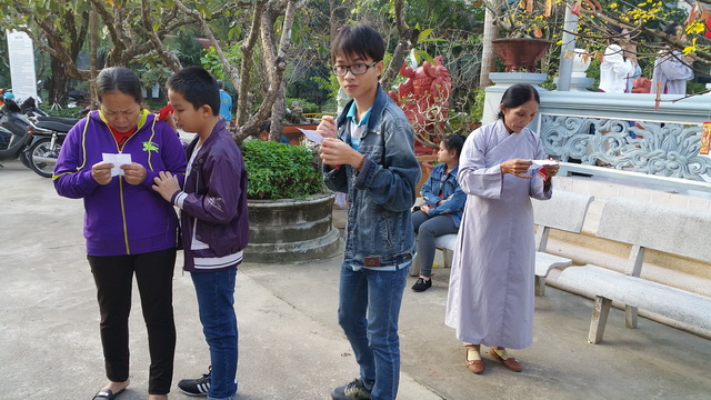 Lễ chùa đầu năm