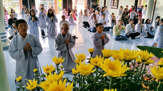 Lễ chùa đầu năm