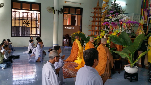 Lễ chùa đầu năm