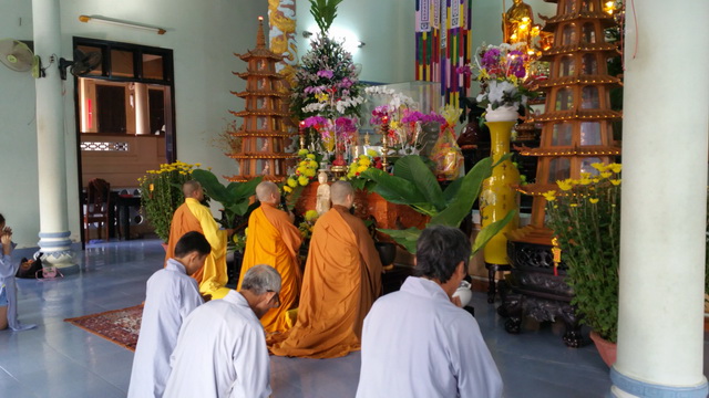Lễ chùa đầu năm
