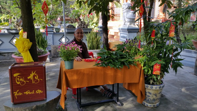 Lễ chùa đầu năm