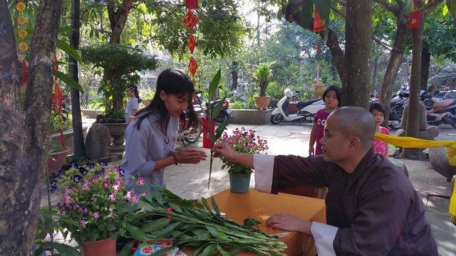 Lễ chùa đầu năm