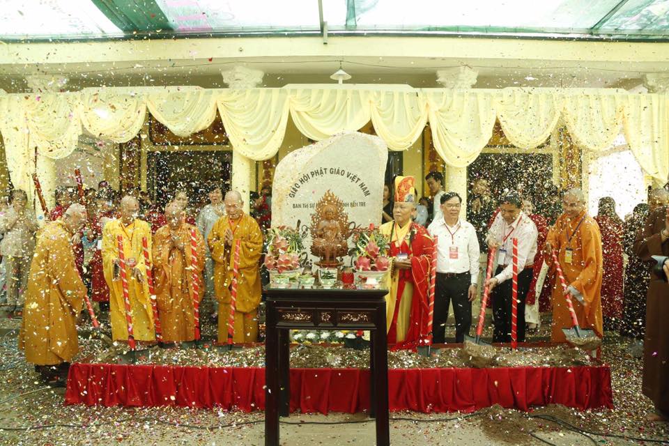 Bến Tre: Lễ đặt đá trùng tu xây dựng lại ngôi tự viện tại chùa Hưng Lâm