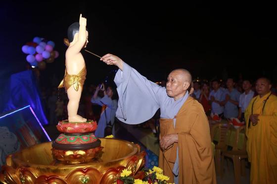 Phật giáo Tĩnh Gia tổ chức đêm văn nghệ,hoa đăng kính mừng Phật đản