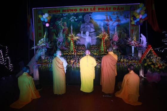 Phật giáo Tĩnh Gia tổ chức đêm văn nghệ,hoa đăng kính mừng Phật đản