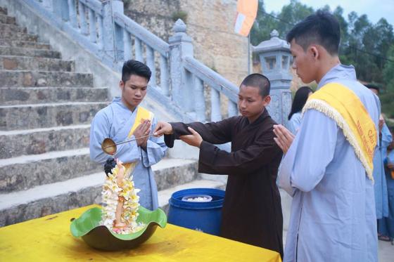 Phật giáo Tĩnh Gia tổ chức đêm văn nghệ,hoa đăng kính mừng Phật đản