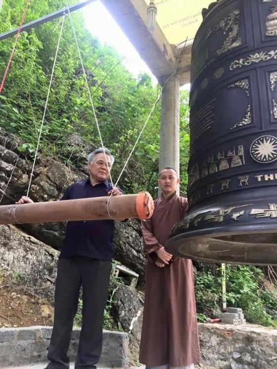 Lãnh đạo huyện Quan Hóa chúc mừng Phật đản chùa Ông