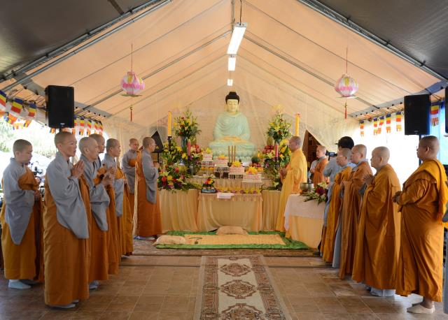 Đại lễ Phật đản PL. 2561 tại tu viện Huyền Không San Jose,Hoa Kỳ