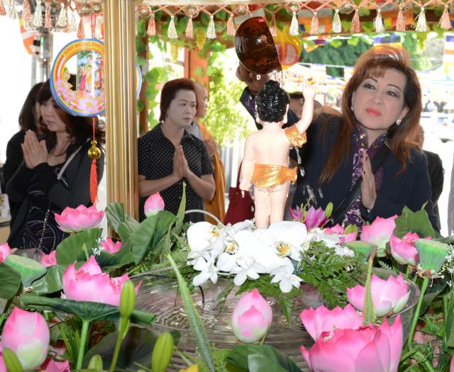 Đại lễ Phật đản PL. 2561 tại tu viện Huyền Không San Jose,Hoa Kỳ
