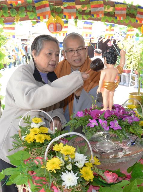Đại lễ Phật đản PL. 2561 tại tu viện Huyền Không San Jose,Hoa Kỳ