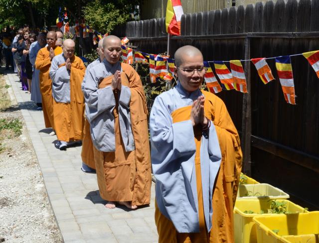 Đại lễ Phật đản PL. 2561 tại tu viện Huyền Không San Jose,Hoa Kỳ