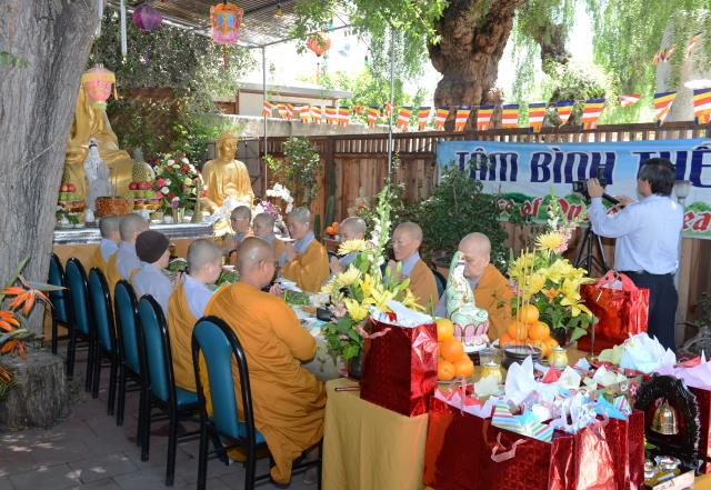 Đại lễ Phật đản PL. 2561 tại tu viện Huyền Không San Jose,Hoa Kỳ