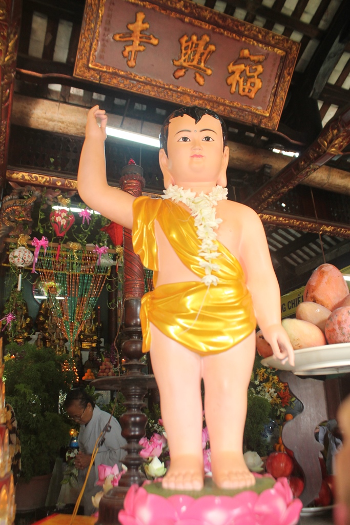 Sa Đéc: Chùa Phước Hưng diễn ra lễ Tắm Phật