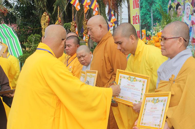 Trang nghiêm Đại lễ Phật đản PL. 2561 tại Đồng Tháp