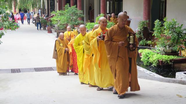 Phật Giáo Huyện Hàm Tân Long Long Trọng Cử Hành Đại Lễ Phật Đản