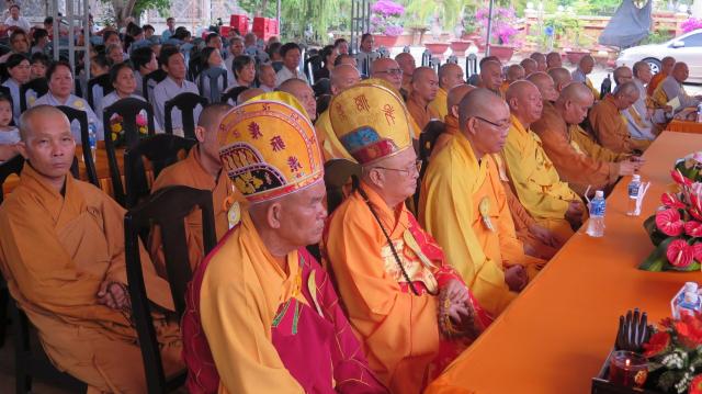 Phật Giáo Huyện Hàm Tân Long Long Trọng Cử Hành Đại Lễ Phật Đản