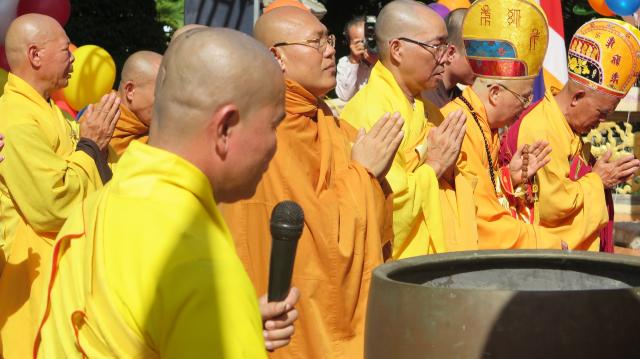 Phật Giáo Huyện Hàm Tân Long Long Trọng Cử Hành Đại Lễ Phật Đản