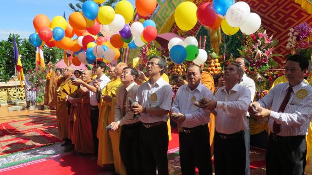 Phật Giáo Huyện Hàm Tân Long Long Trọng Cử Hành Đại Lễ Phật Đản