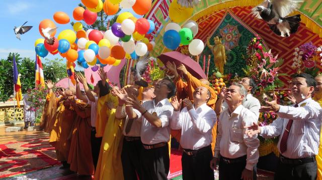 Phật Giáo Huyện Hàm Tân Long Long Trọng Cử Hành Đại Lễ Phật Đản
