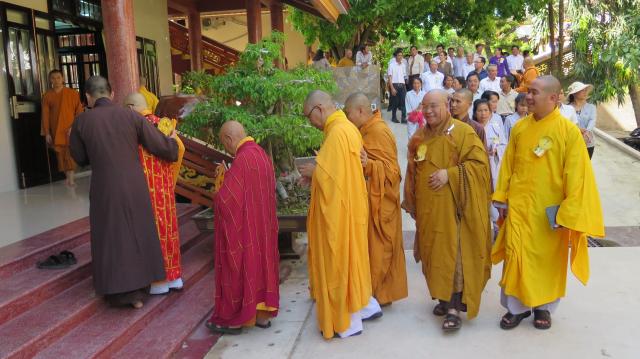 Phật Giáo Huyện Hàm Tân Long Long Trọng Cử Hành Đại Lễ Phật Đản
