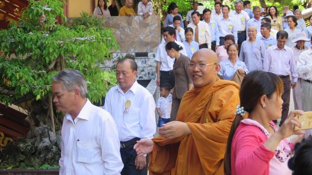 Phật Giáo Huyện Hàm Tân Long Long Trọng Cử Hành Đại Lễ Phật Đản