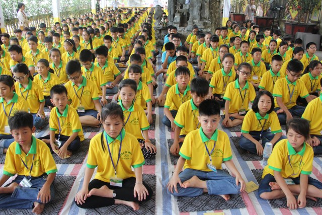 Hà Nam: Gần 400 bạn trẻ dự khóa tu “Thắp sáng tương lai”