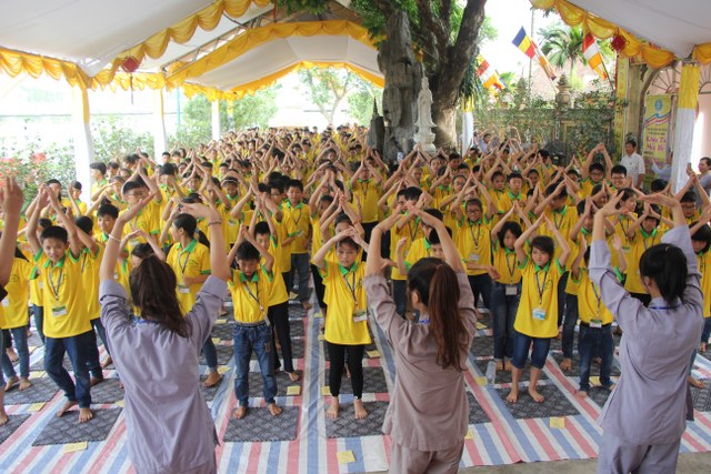 Hà Nam: Gần 400 bạn trẻ dự khóa tu “Thắp sáng tương lai”