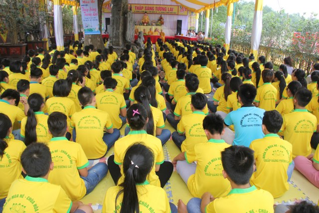 Hà Nam: Gần 400 bạn trẻ dự khóa tu “Thắp sáng tương lai”