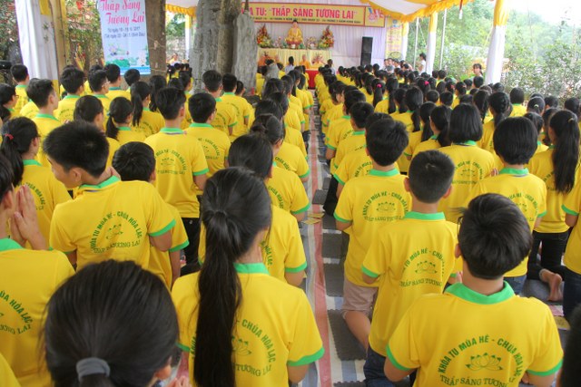 Hà Nam: Gần 400 bạn trẻ dự khóa tu “Thắp sáng tương lai”