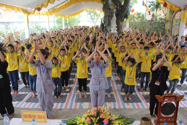 Hà Nam: Gần 400 bạn trẻ dự khóa tu “Thắp sáng tương lai”
