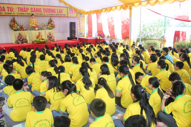 Hà Nam: Bế mạc khóa tu “Thắp sáng tương lai”