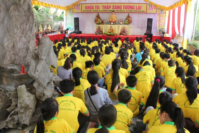 Hà Nam: Bế mạc khóa tu “Thắp sáng tương lai”