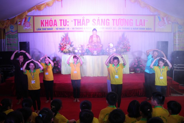 Hà Nam: Bế mạc khóa tu “Thắp sáng tương lai”