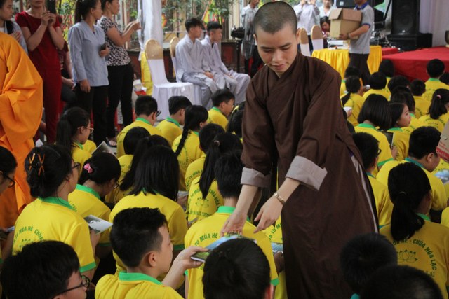 Hà Nam: Bế mạc khóa tu “Thắp sáng tương lai”