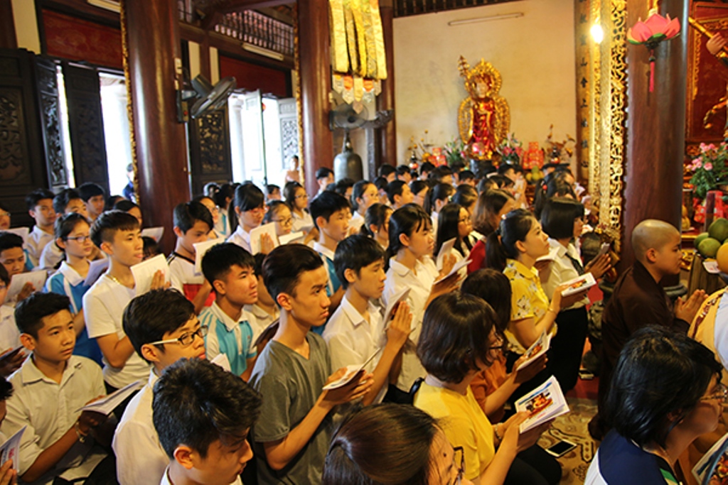 Chùa Tăng Phúc tổ chức lễ cầu nguyện và tư vấn mùa thi năm 2017
