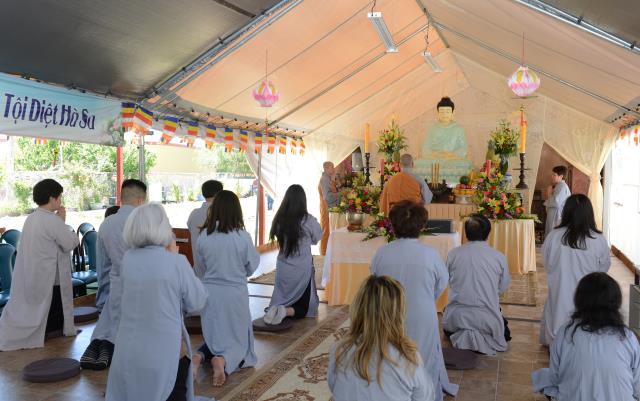 Đại lễ Phật đản PL. 2561 tại tu viện Huyền Không San Jose,Hoa Kỳ