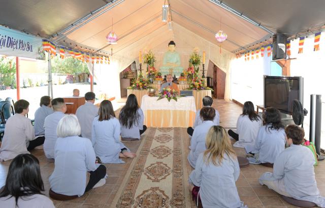 Đại lễ Phật đản PL. 2561 tại tu viện Huyền Không San Jose,Hoa Kỳ
