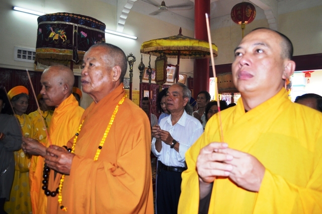 Khánh Hòa: Ban Trị sự GHPGVN Khánh Hòa dâng hương Lễ Giỗ Tổ Hùng Vương