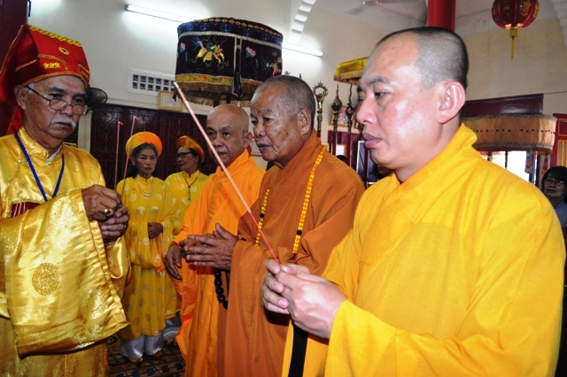 Khánh Hòa: Ban Trị sự GHPGVN Khánh Hòa dâng hương Lễ Giỗ Tổ Hùng Vương