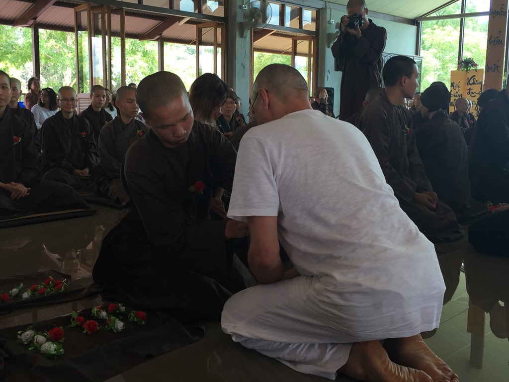 Thái Lan: Làng Mai tổ chức Lễ bông hồng cài áo