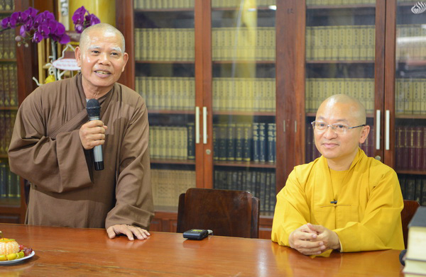Cúng dường Chư Tăng Ni tại Trung tâm Phật Học Hán Truyền và Phật Học Viện Viên Quang (C133)