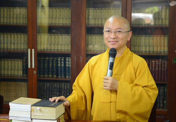 Cúng dường Chư Tăng Ni tại Trung tâm Phật Học Hán Truyền và Phật Học Viện Viên Quang (C133)